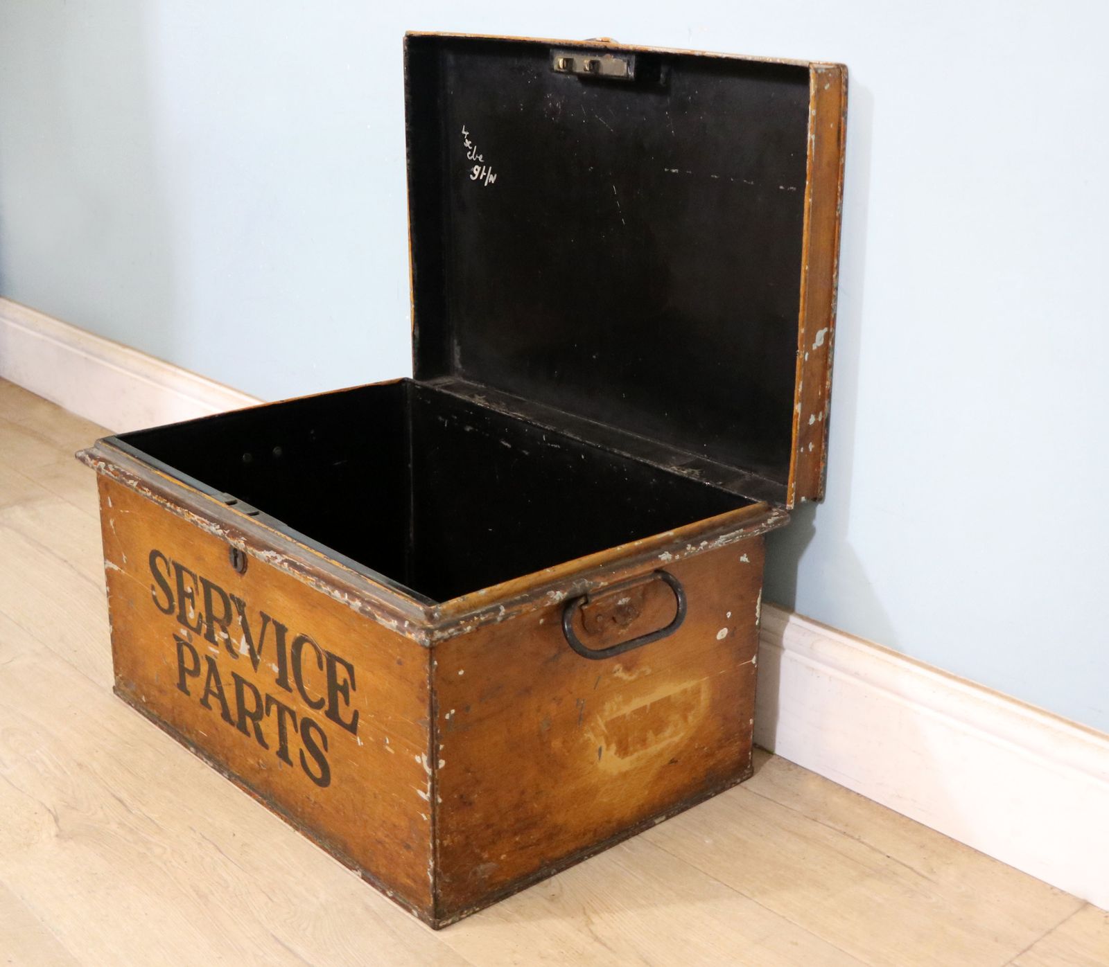 photo for sale A  Lovely Antique Metal Trunk Later Hand Sign Written For The Automobile Association (Aa).