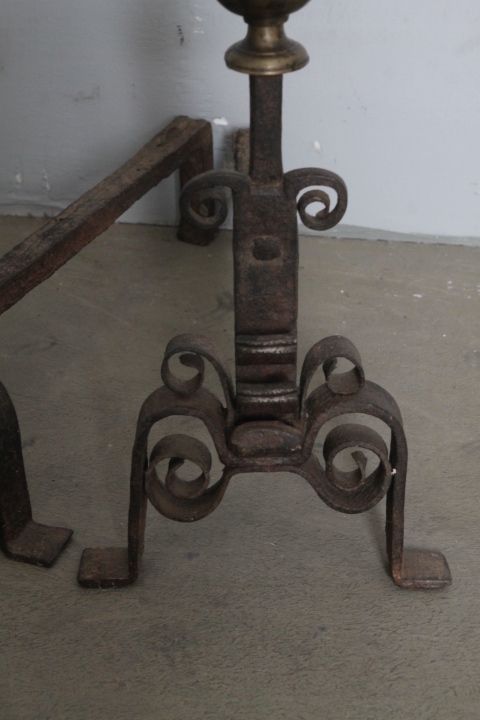 Ancient Pair Of Fireplace Andirons In Iron And Brass From The 18th Century photo 399.36