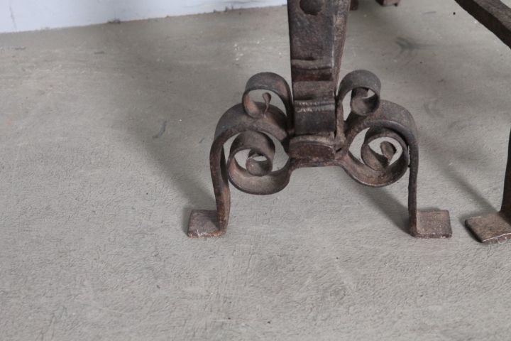 399.36 Ancient Pair Of Fireplace Andirons In Iron And Brass From The 18th Century photo
