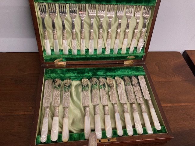 Antique Mother Of Pearl And Sheffield Dessert Cutlery Set 24 Pcs