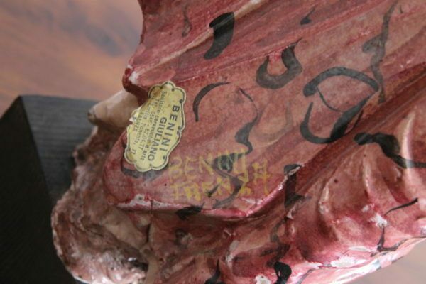 Ancient Virgin Sculpture In Polychrome Majolica From The 1950s, H 70 Cm. Signed Benini Faenza photo vinterior