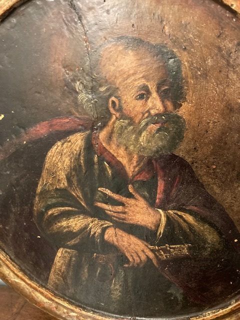 Ancient Round Oil Painting On Panel From The 17th Century St. Peter In Patina With Coeval Frame photo for sale