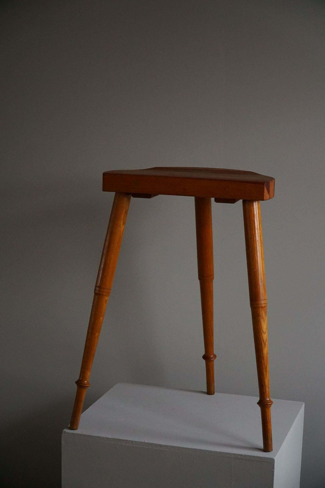 Tall Tripod Stool In Solid Pine, By A Danish Cabinetmaker, Mid Century, Ca 1960s £495.99 photo vinterior