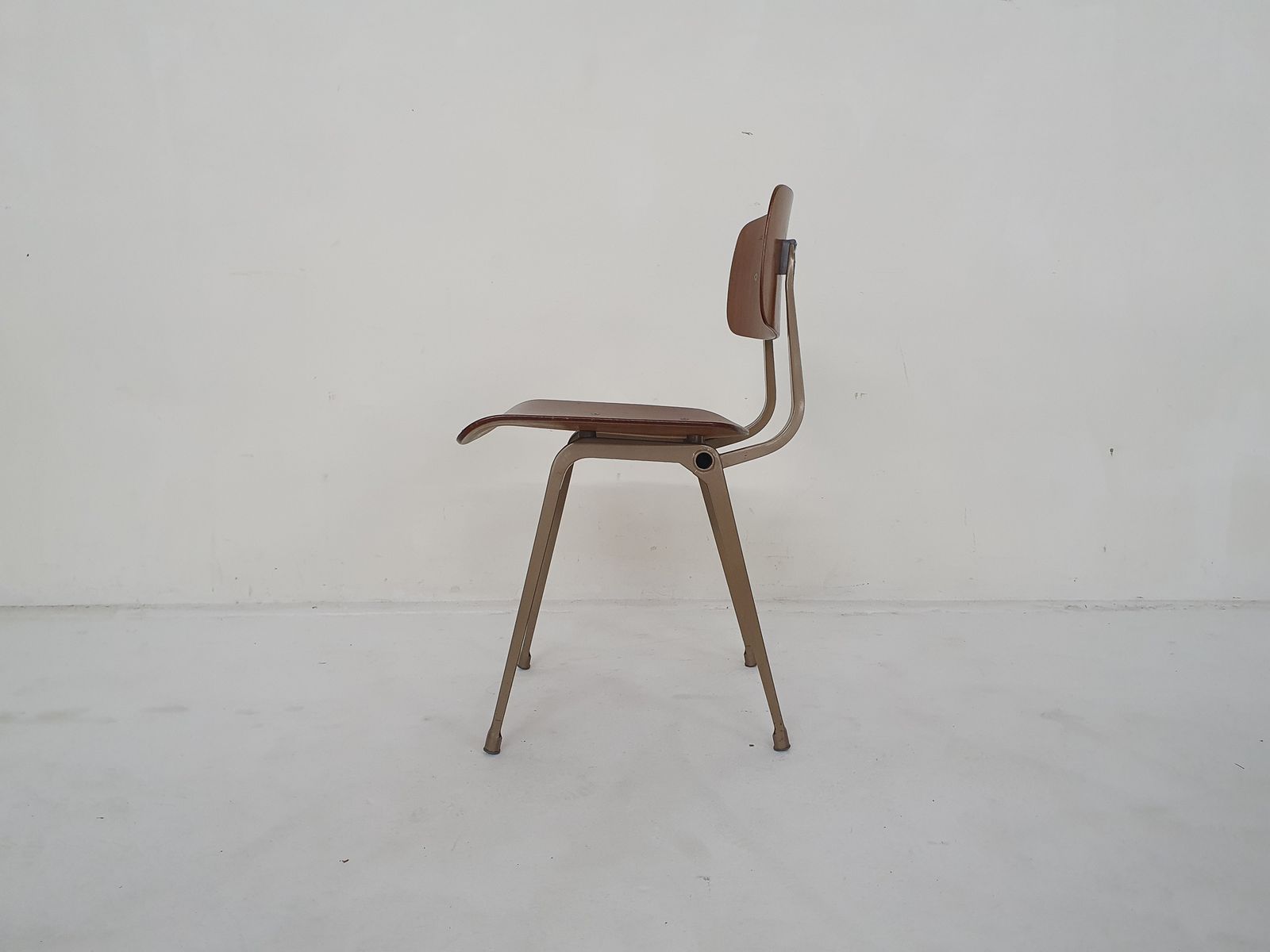 Friso Kramer Fro Ahrend De Cirkel, Revolt Dining Chair, The Netherlands photo furniture