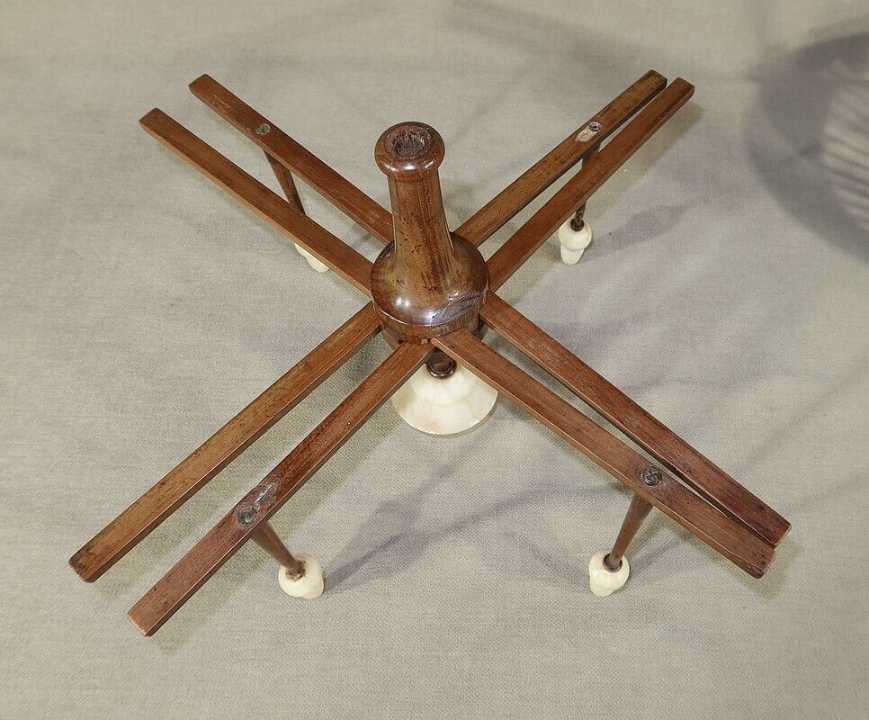 photo vintage Small Wool Dispenser In Wood And Alabaster, Early 19th Century