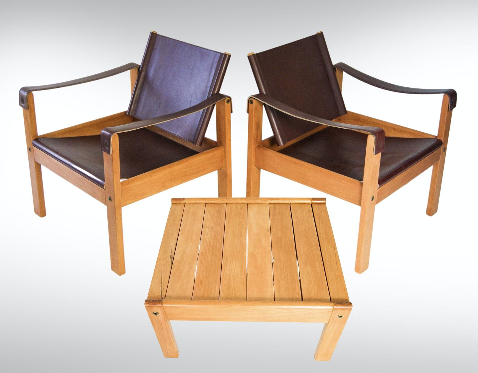 Karl Heinz Bergmiller For Escriba Brazil Pair Of Safari Leather Armchairs And Coffee Table photo vinterior