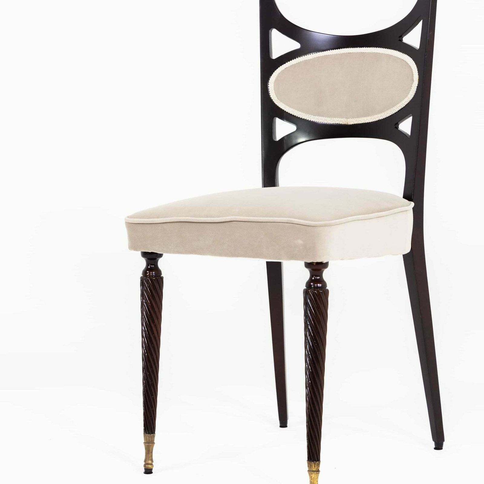 Eetkamerstoelen In De Stijl Van Paolo Buffa, Italië, Ca. Jaren 1950 photo Meubels