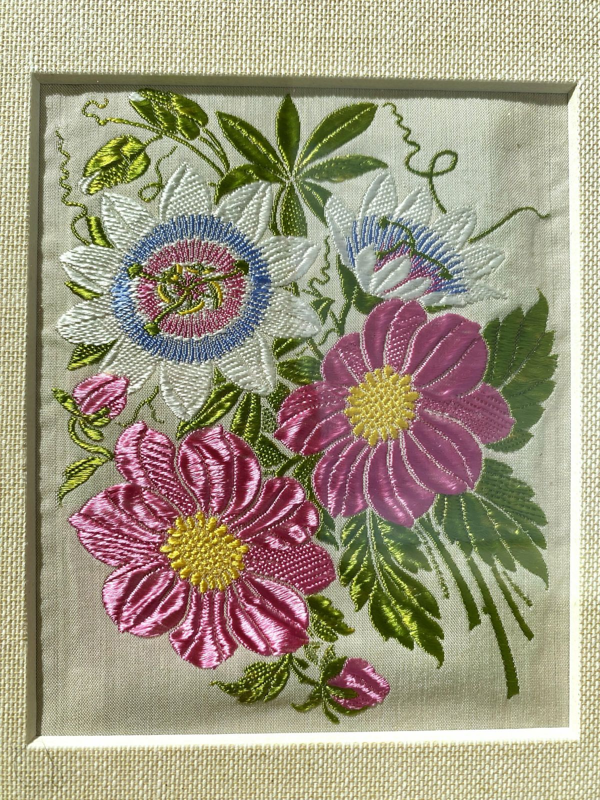 photo furniture Set Of Four Framed Vintage Embroidered Kensitas Flowers Cards