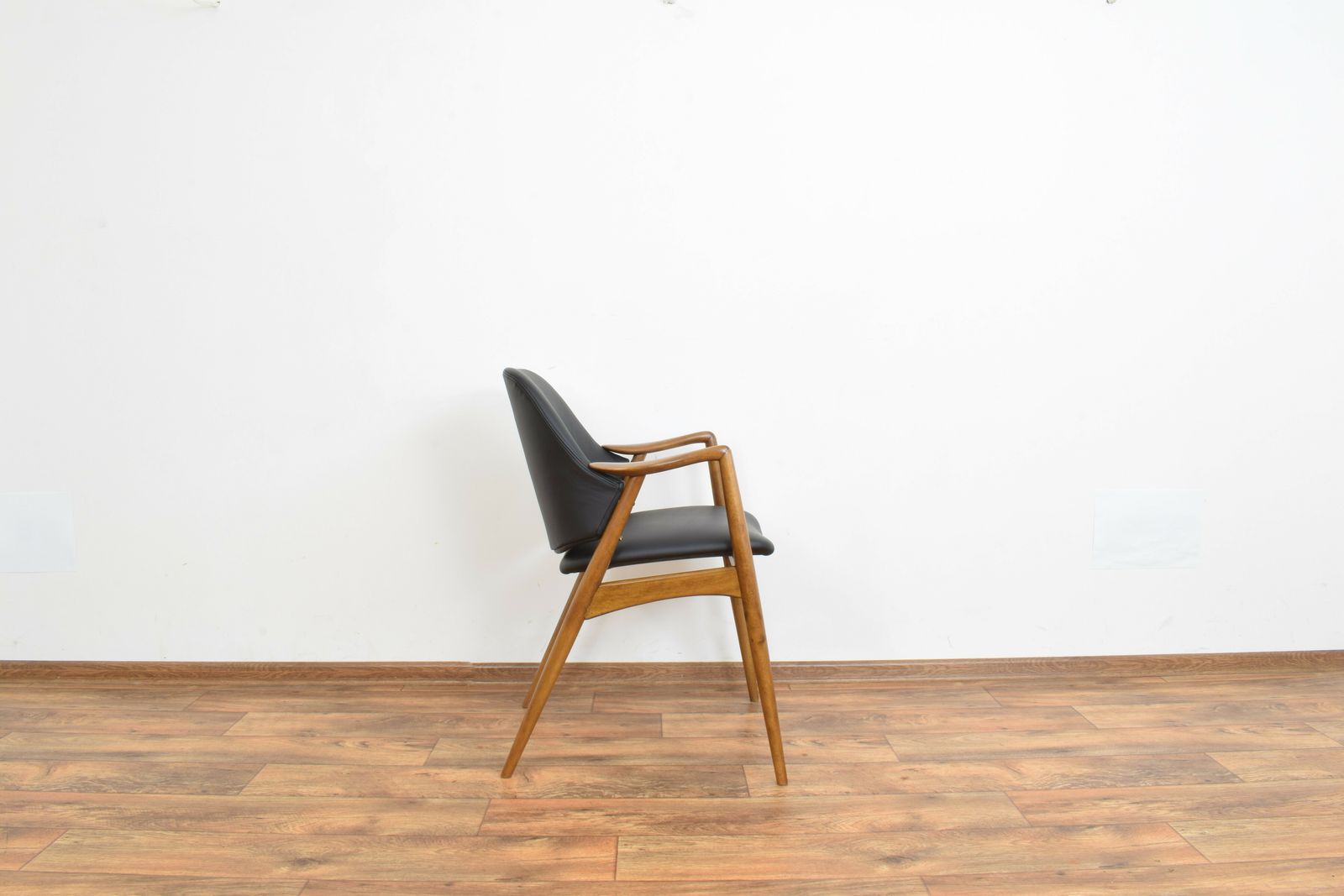 Mid Century Swedish Leather Armchairs By Alf Svensson For Dux, 1960s, Set Of 2 photo vintage