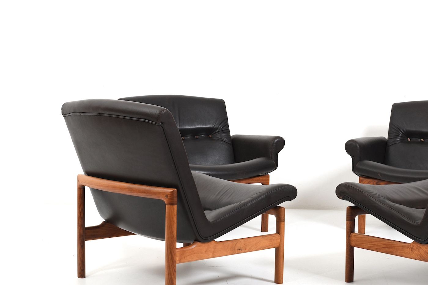 photo furniture Rare Easychair Group By Sven Ellekær For Søren Willadsen