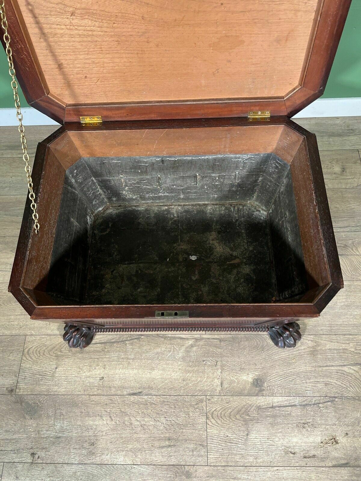 A Very Impressive And Imposing Regency Mahogany Cellarette photo buy