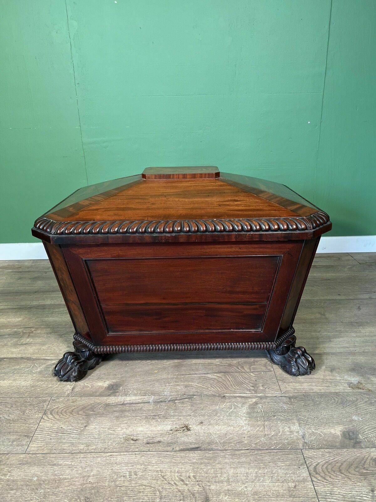 1495.0 A Very Impressive And Imposing Regency Mahogany Cellarette photo