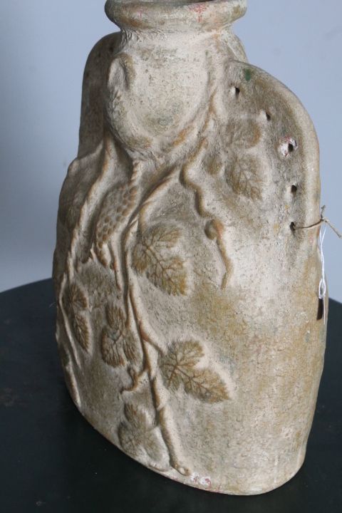 Ancient Large Terracotta Pilgrim's Flask From The 17th Century Decorated With A Vine In Relief, Perfect State Of Conservation. Tuscan Emilian Area. photo 821.6