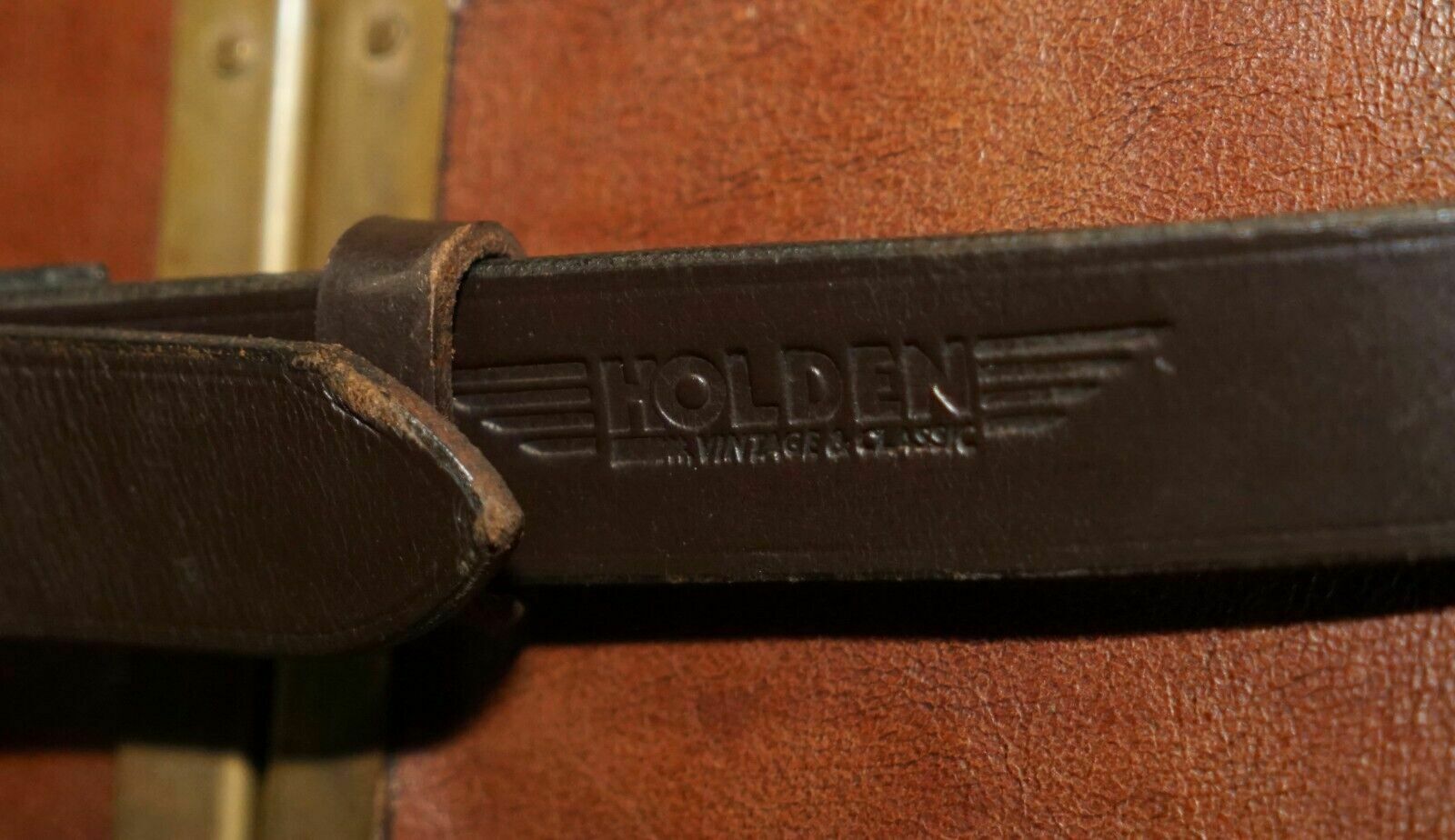 Furniture Stunning Holden Vintage & Classic Leather Car Trunk Drinks Picnic Decanter Set photo