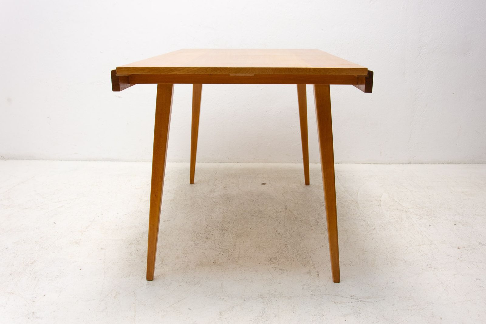 Meubels Mid Century Inklapbare Eettafel Van František Jirák Voor Tatra Nábytok, Jaren 1970 photo