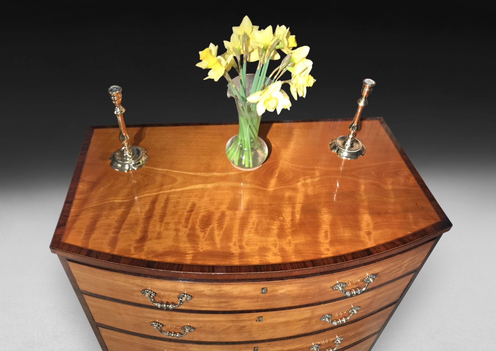 Attributed To Gillows   George III Period Satinwood And Kingwood Chest Of Drawers photo vinterior