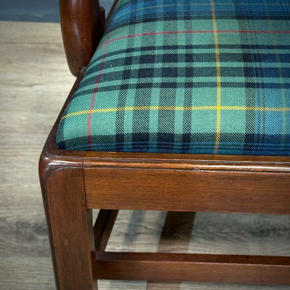 Attractive Vintage Chippendale Style Mahogany Carver Chair, Newly Upholstered photo vinterior