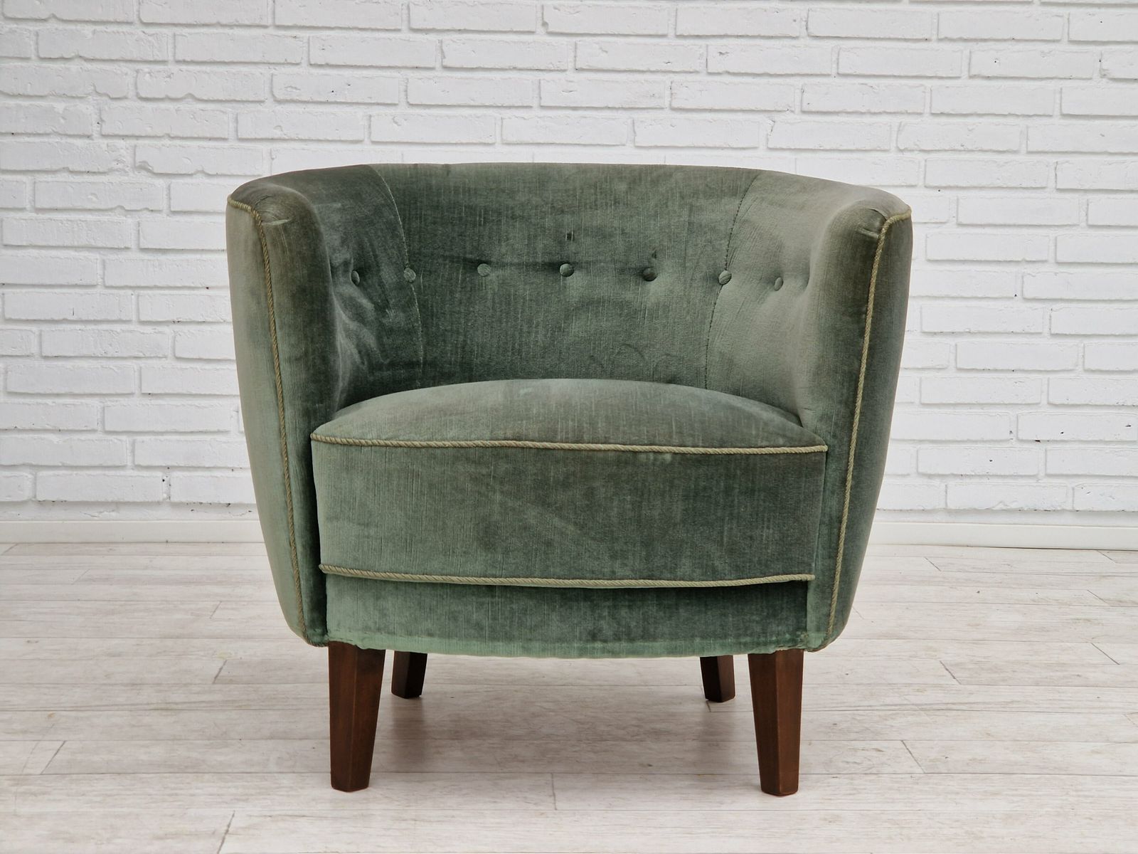1960s, Danish Design, Curved Loungechair, Original Very Good Condition. photo vinterior