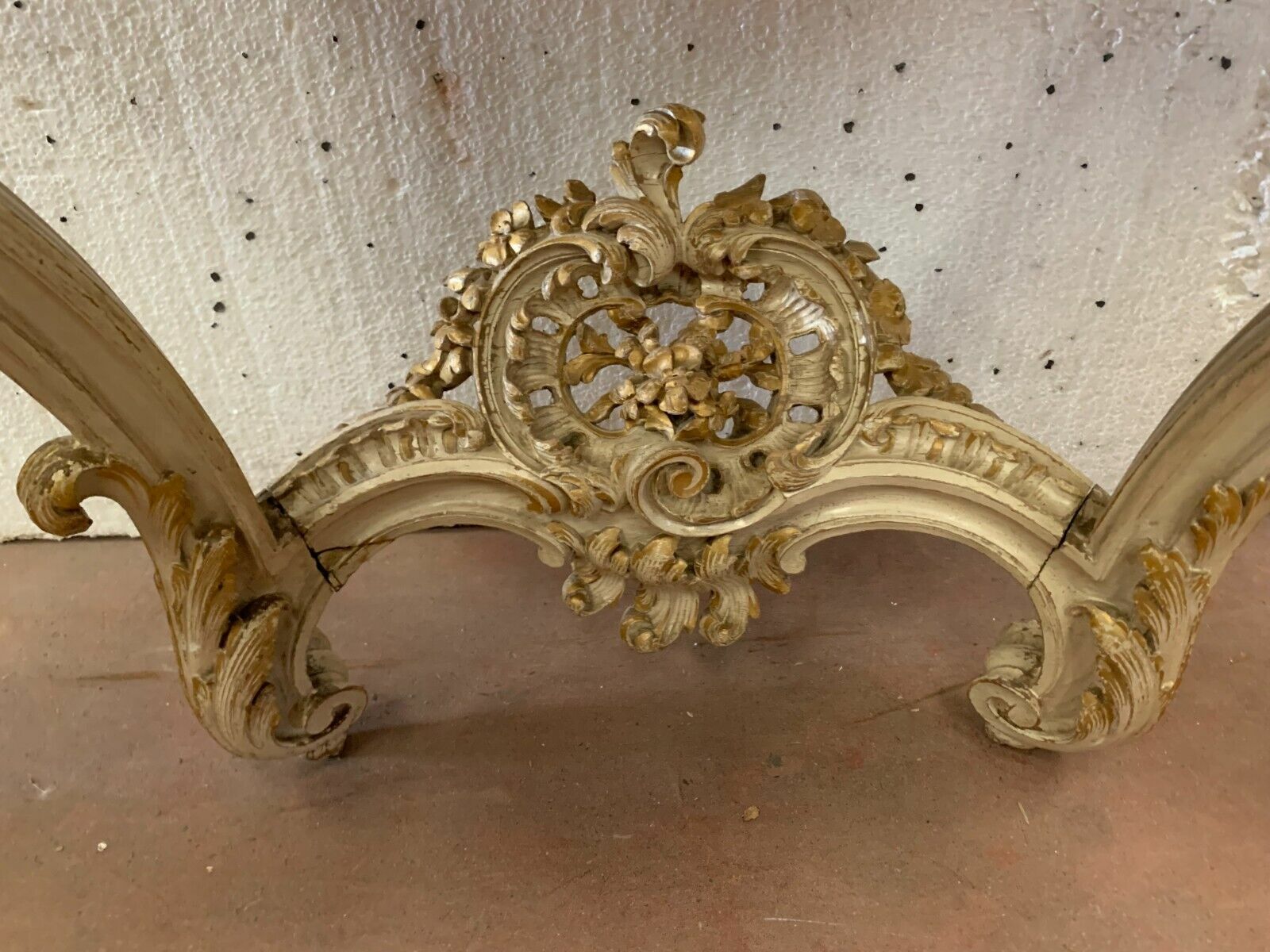 photo furniture Console Carved In Louis XV Style In Painted And Gilded Wood 20th Century