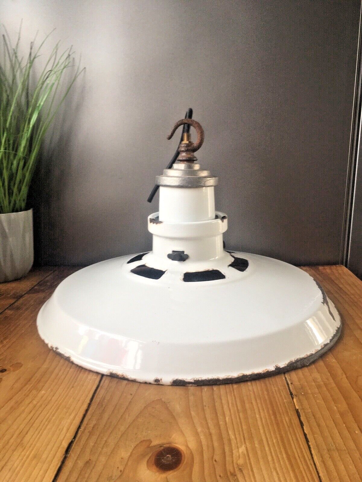 photo furniture Large 2 Piece Industrial Factory White Enamel Ceiling Pendant Light Shade & Hook