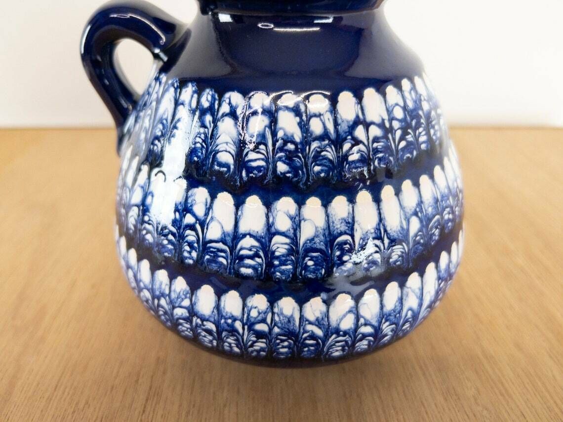 photo furniture Schlossberg Vase With Ear Handle, Dark Blue And White Marble Decor