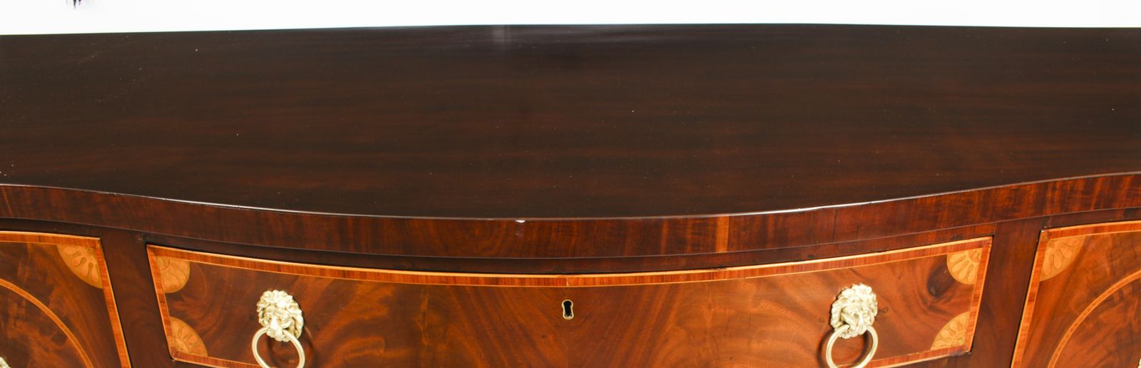 photo vintage Antique George III Flame Mahogany Serpentine Sideboard 18th Century