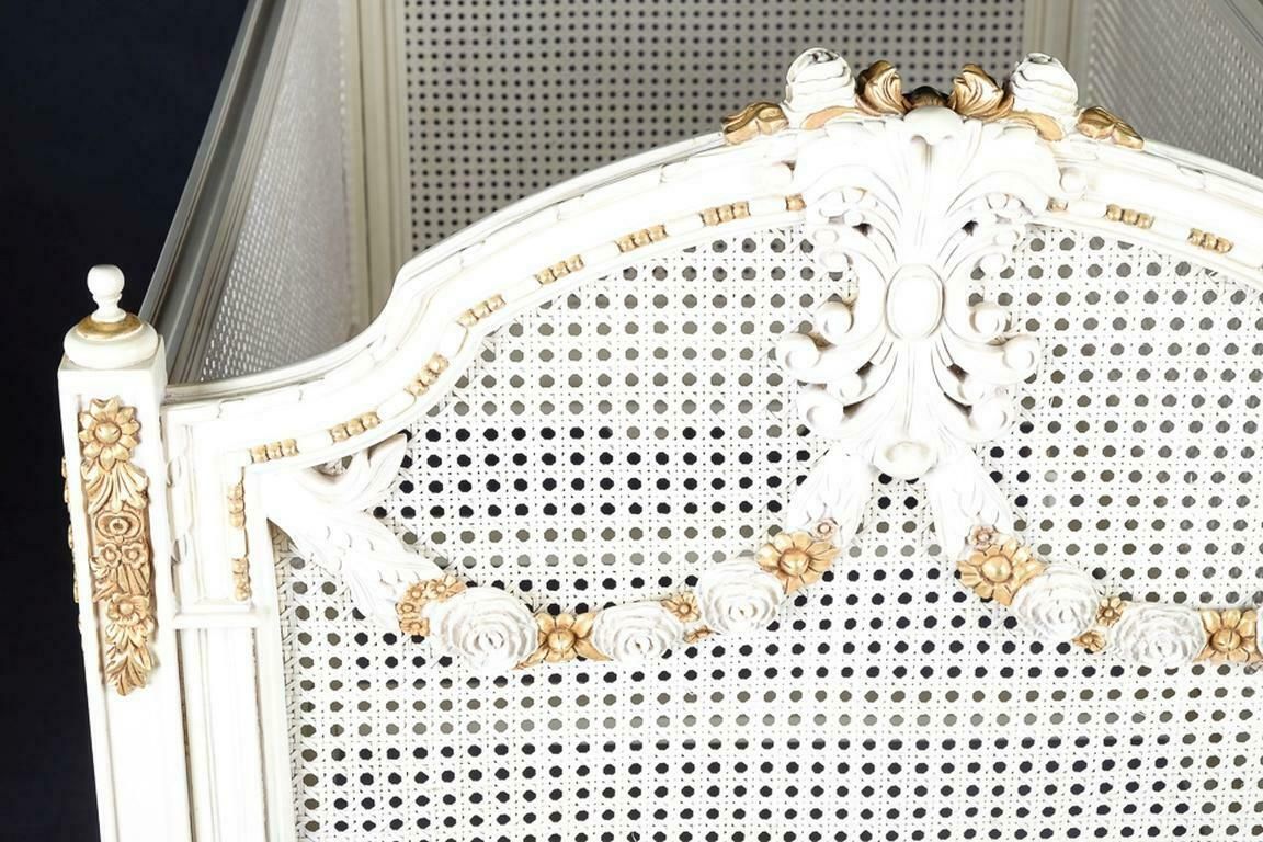 Baby Baroque Bed In The Style Of The Louis XVI photo 2951.0