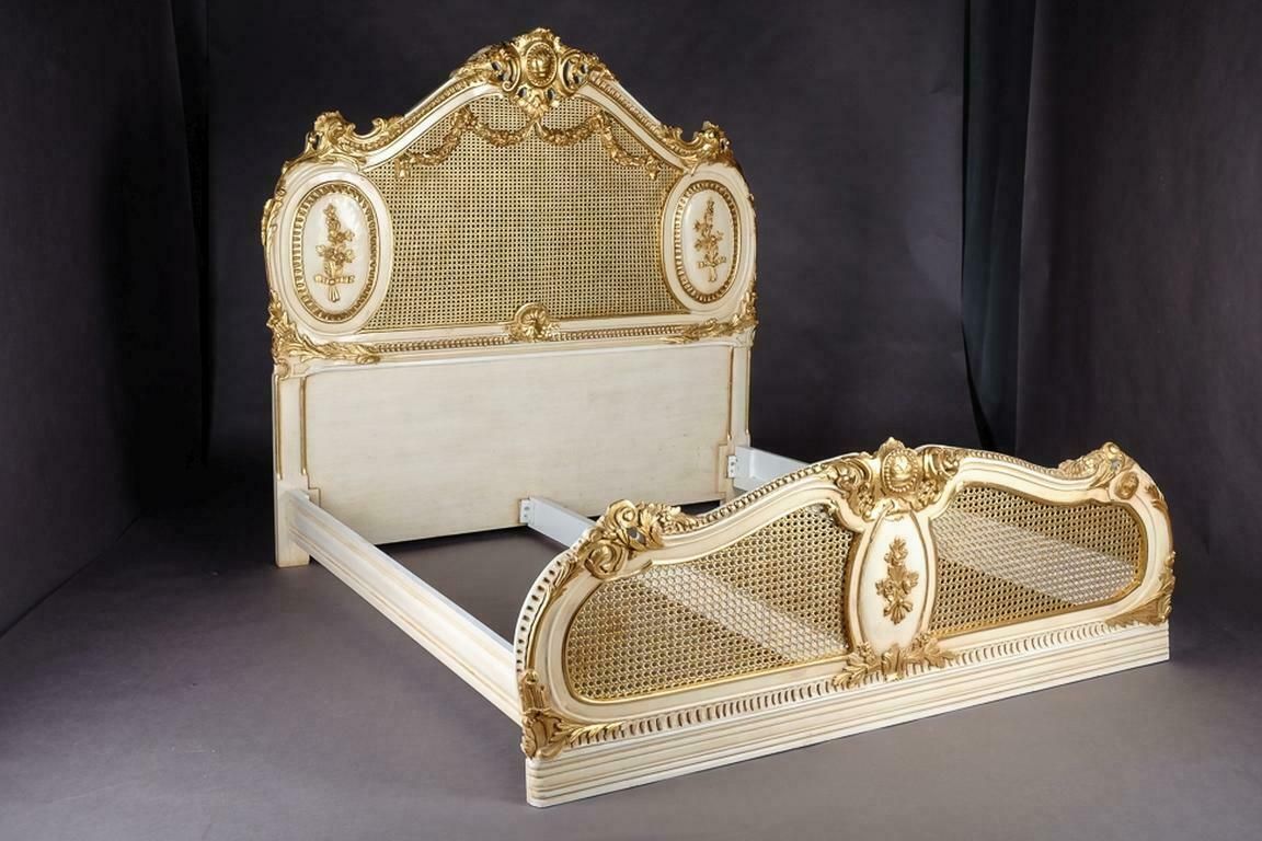 6783.0 Majestic Baroque Bed In The Style Of Louis XVI photo