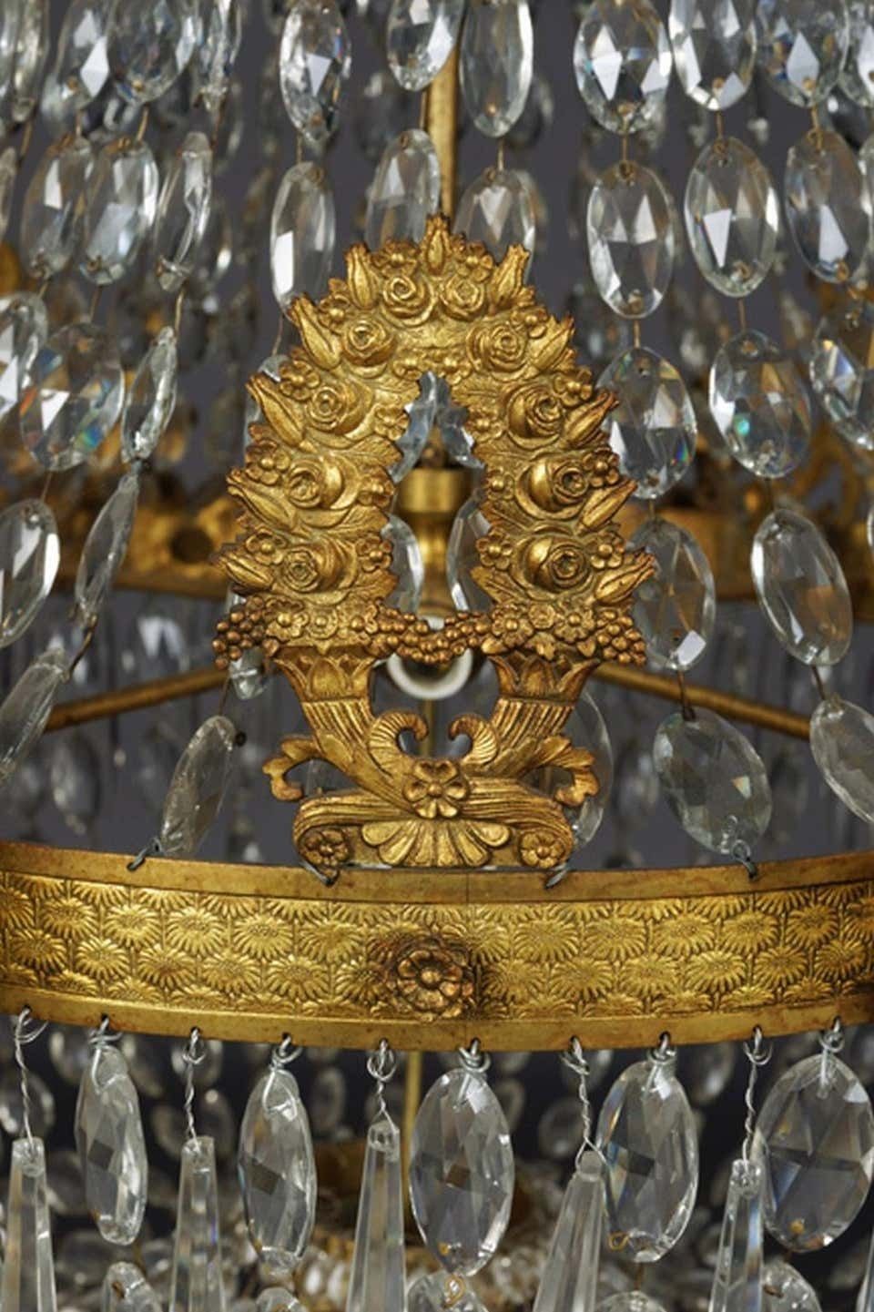 Classic Empire Chandelier, Dreamlike And Noble photo vinterior