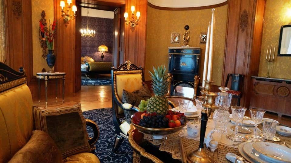 photo vinterior 20th Century Louis XV Style French Salon Table