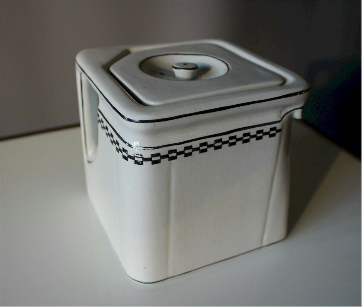 Cube Teapot By Cube Teapots Ltd Of Leicester photo 145.0