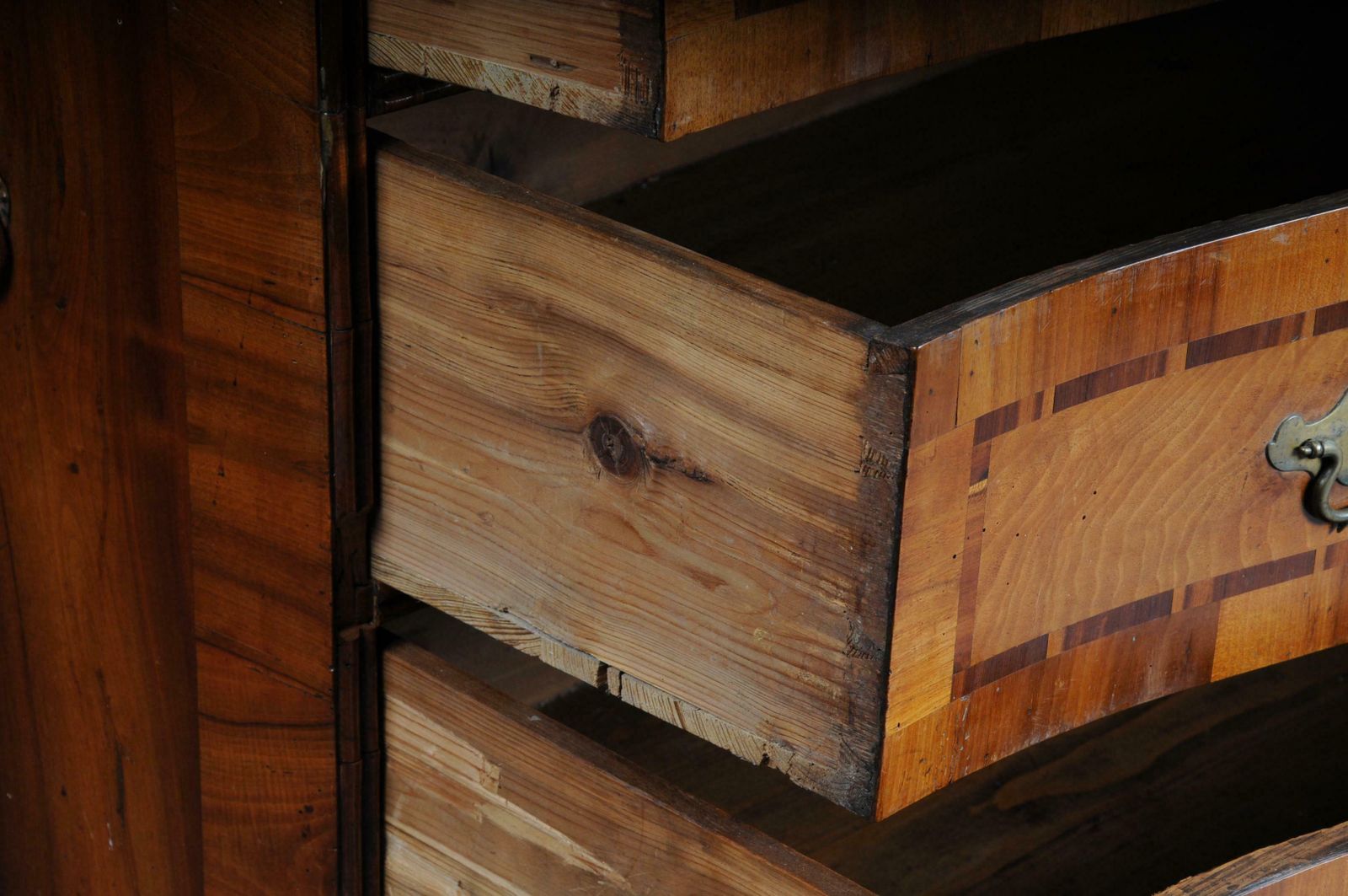Baroque Chest Of Drawers In Walnut, German, Circa 1740 photo vinterior