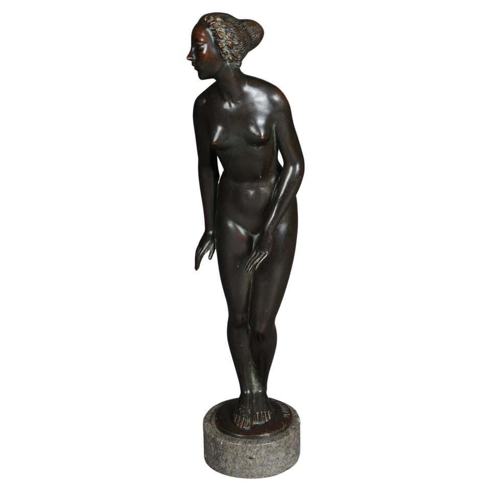Bronze Artist Figure "Naked Woman" By Max D. Hermann Fritz