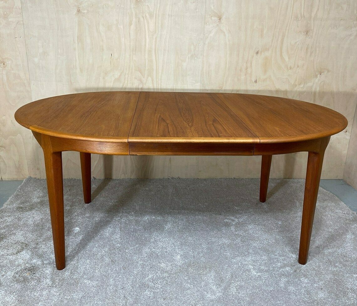 Mid Century Teak Dining Table "Model 62" By Henning Kjaernulf For Sorø Stolefabrik   1958 photo vinterior