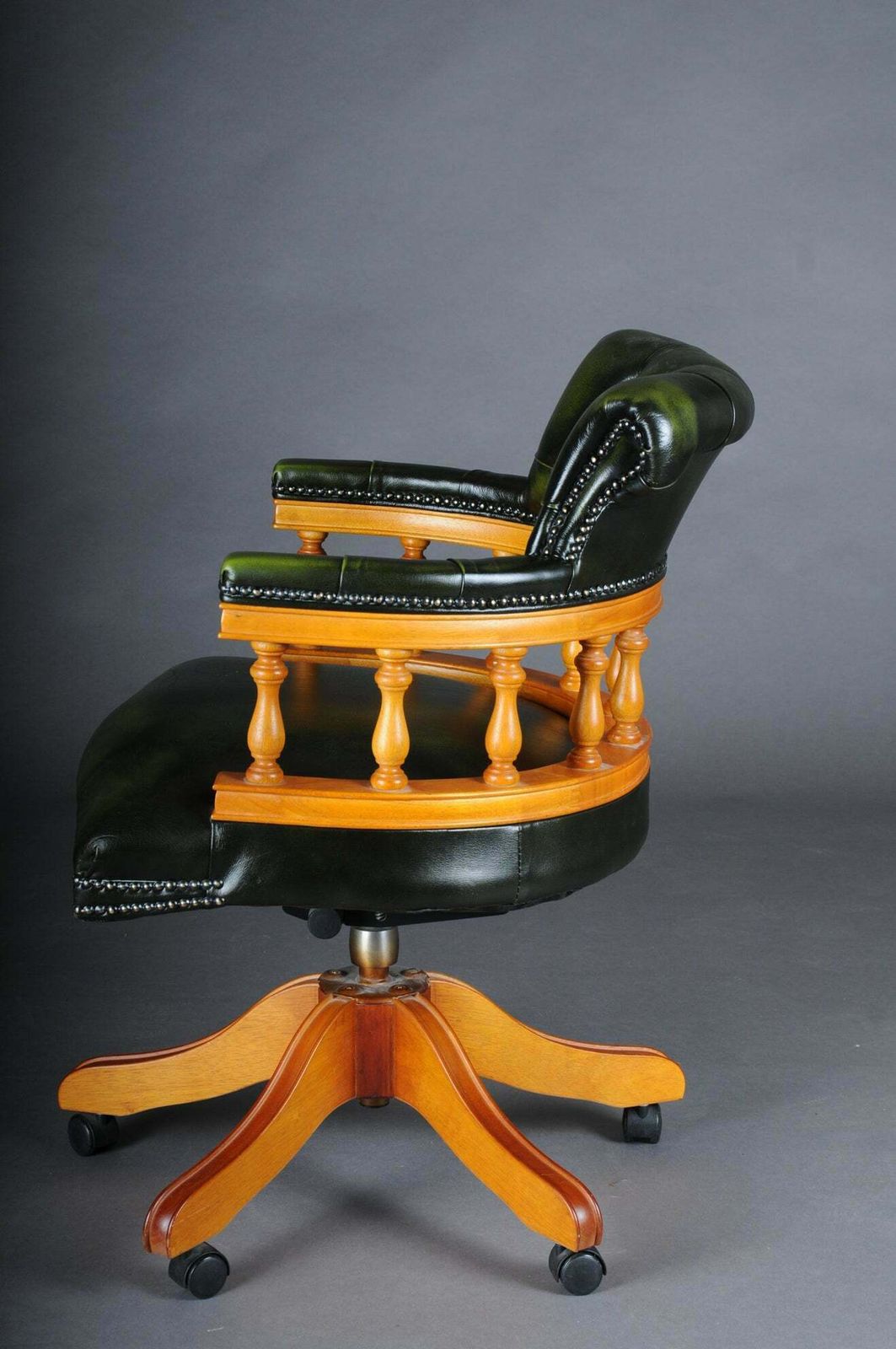 photo buy 20th Century Captain Chair English Armchair Leather
