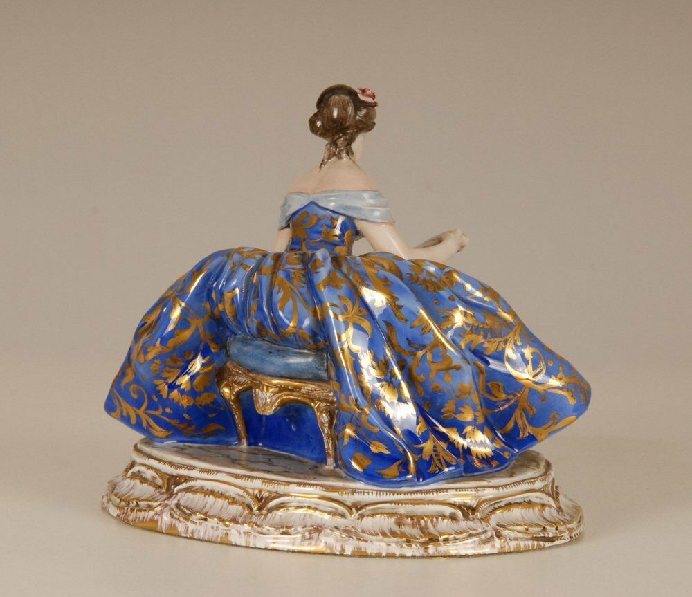 photo for sale Italian Porcelain And Ceramic Figurine Of Lady By Guido Cacciapuoti