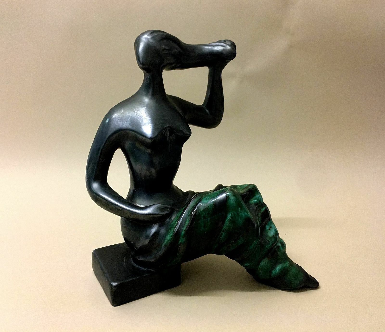 Statuette "Sitting Girls Combing Their Hair" Designed By J. Forejtová photo furniture