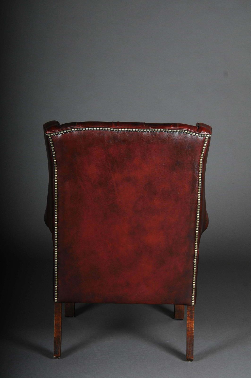 photo vinterior 20th Century Classic English Chesterfield Earsback Chair, Leather