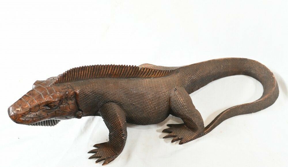 Hand Carved Komodo Dragon Sculpture Lizard Reptile photo Art