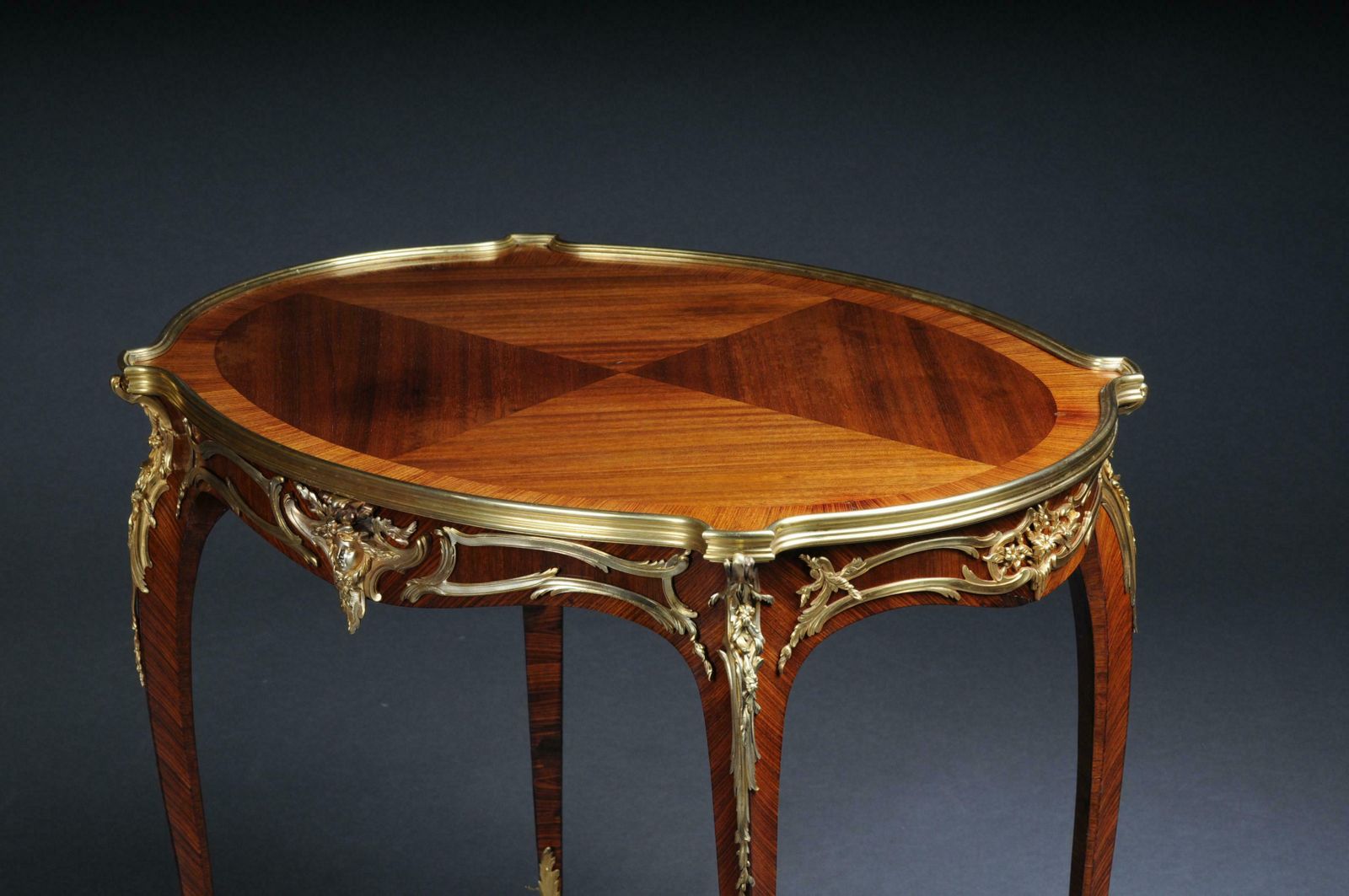 photo vintage 19th Century Royal Side Table Francois Linke, Paris. Signed