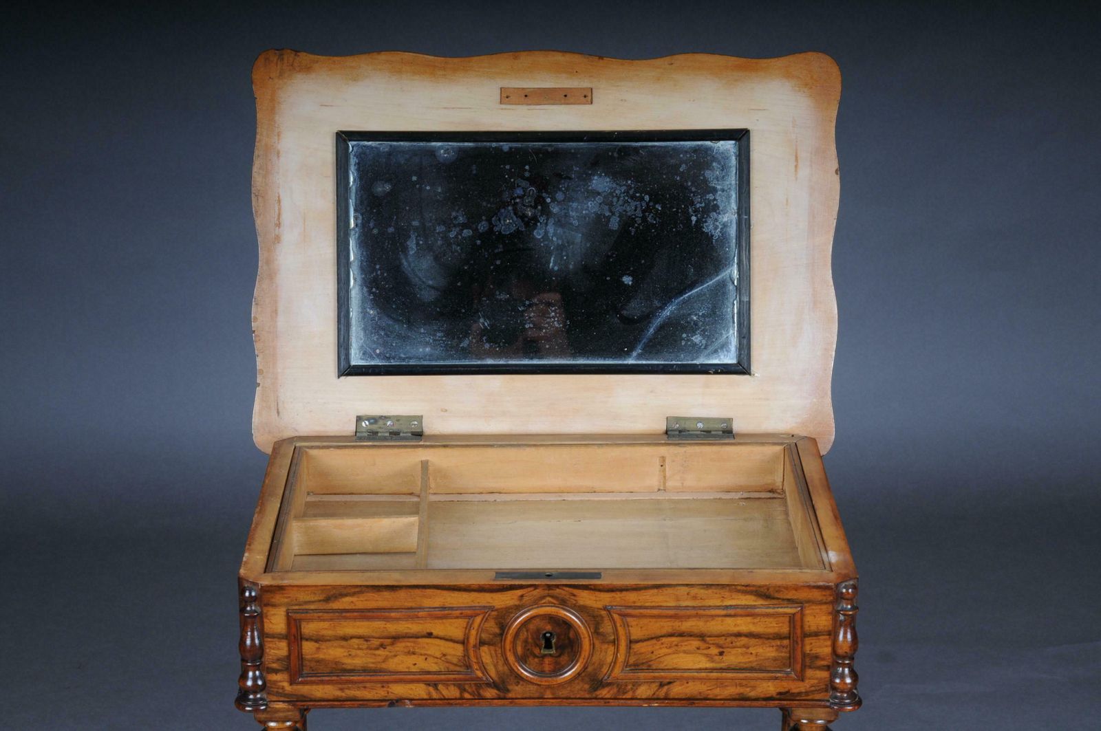 photo vintage Fancy Biedermeier Sewing Table / Side Table Circa 1850 Walnut