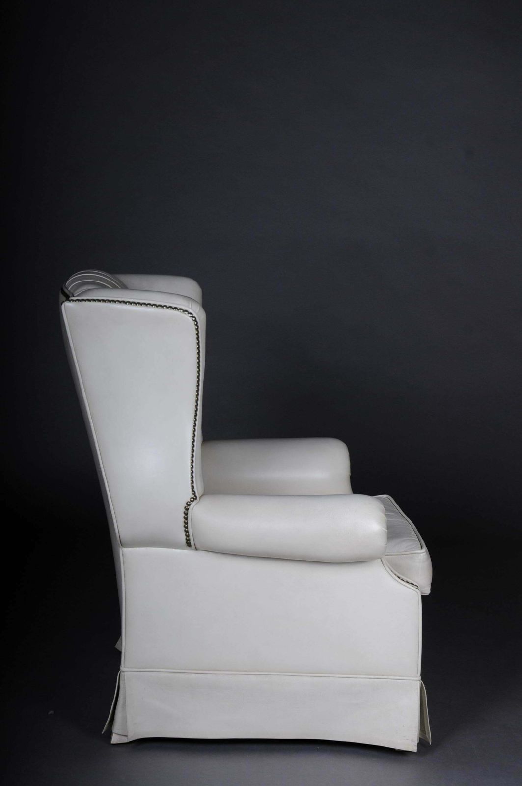 20th Century Beautiful Vintage Chesterfield Armchair / Club Chair, White photo Furniture
