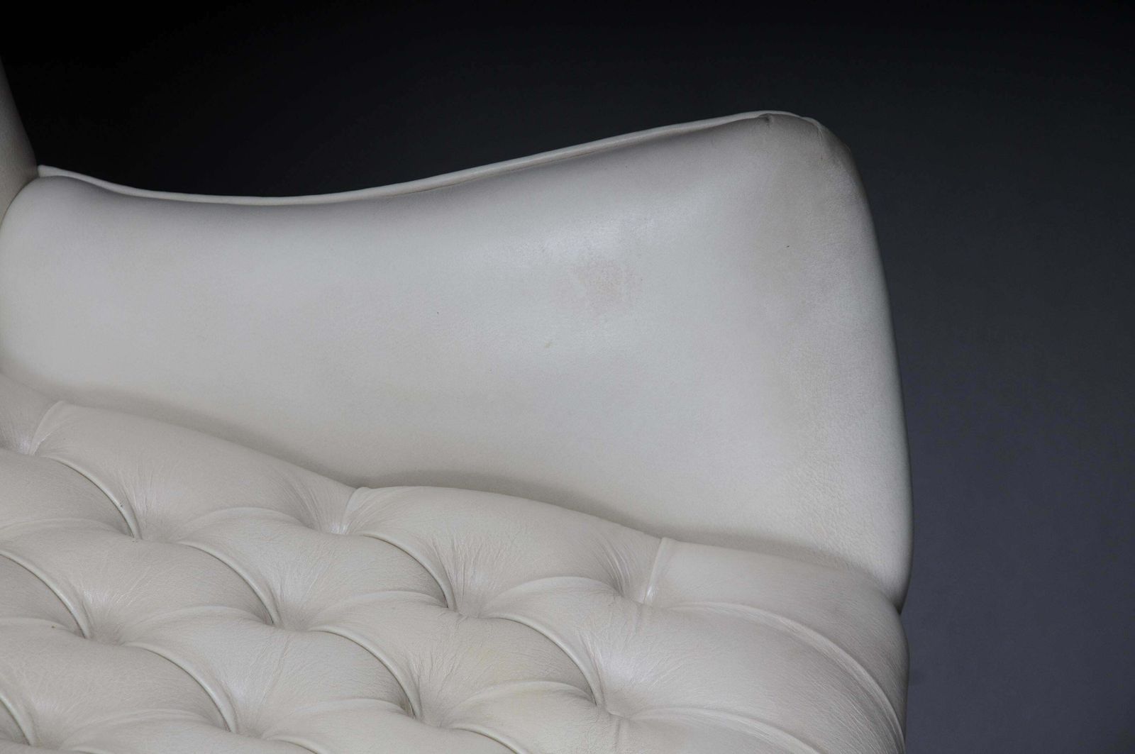 Furniture 20th Century Beautiful Vintage Chesterfield Armchair / Club Chair, White photo