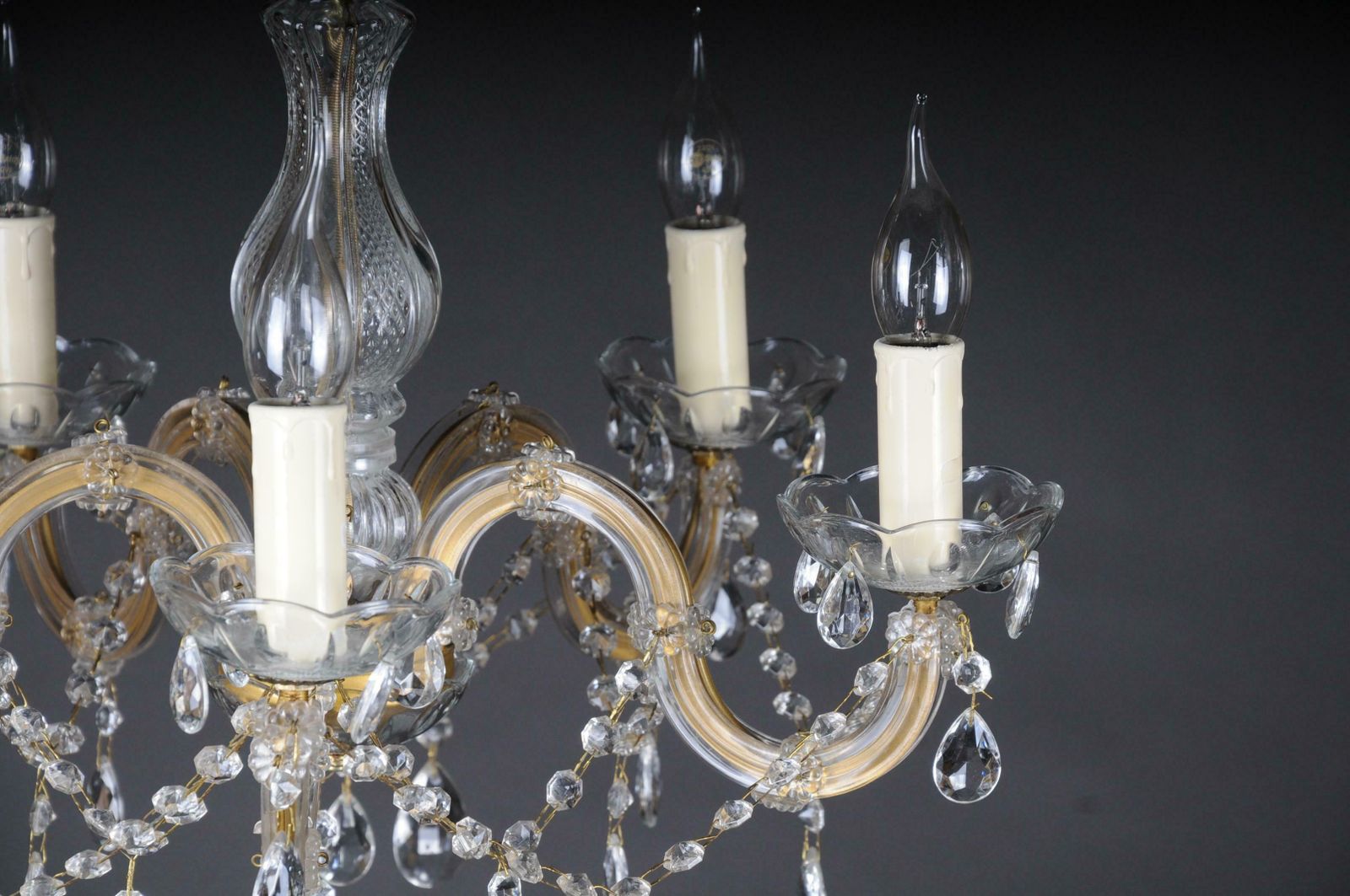 20th Century Beautiful Maria Theresia Chandelier Lamp photo vinterior