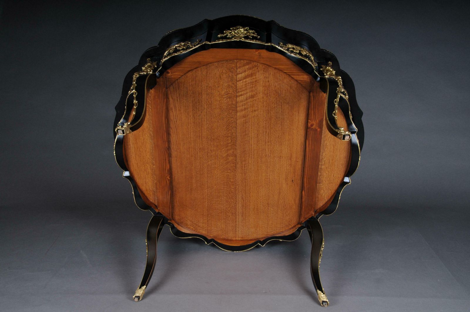 photo vintage 20th Century Louis XV Style French Salon Table, Black Gold