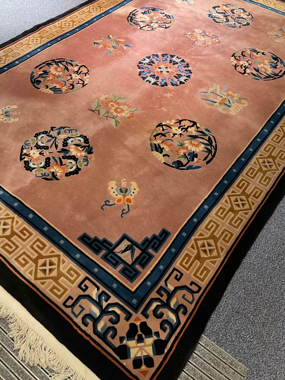 Beautiful China/Asia Salon Carpet, Late 20th Century photo vinterior