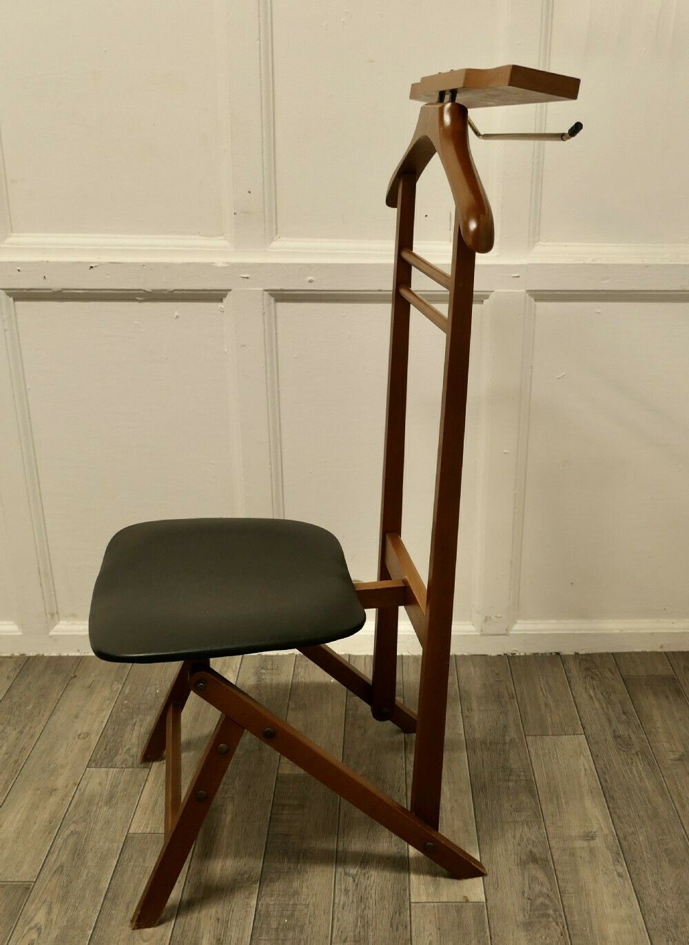 Mid Century Beech And Vinyl Gentleman's Valet Seat, Formax Valet By Breveitato, Dress Boy photo Furniture