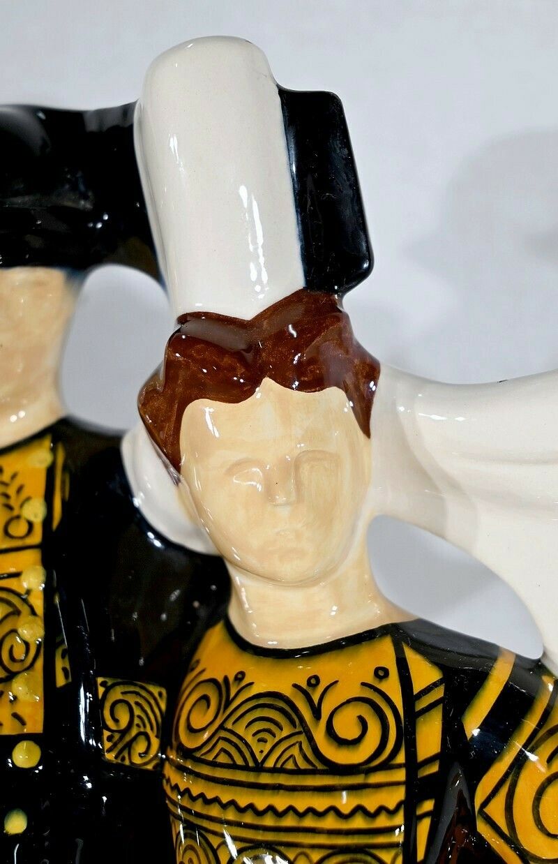 “Couple Of Bigoudens Dancers” Earthenware, By R.Micheau Vernez, Manufacture Henriot Quimper – Mid 20th Century photo vintage