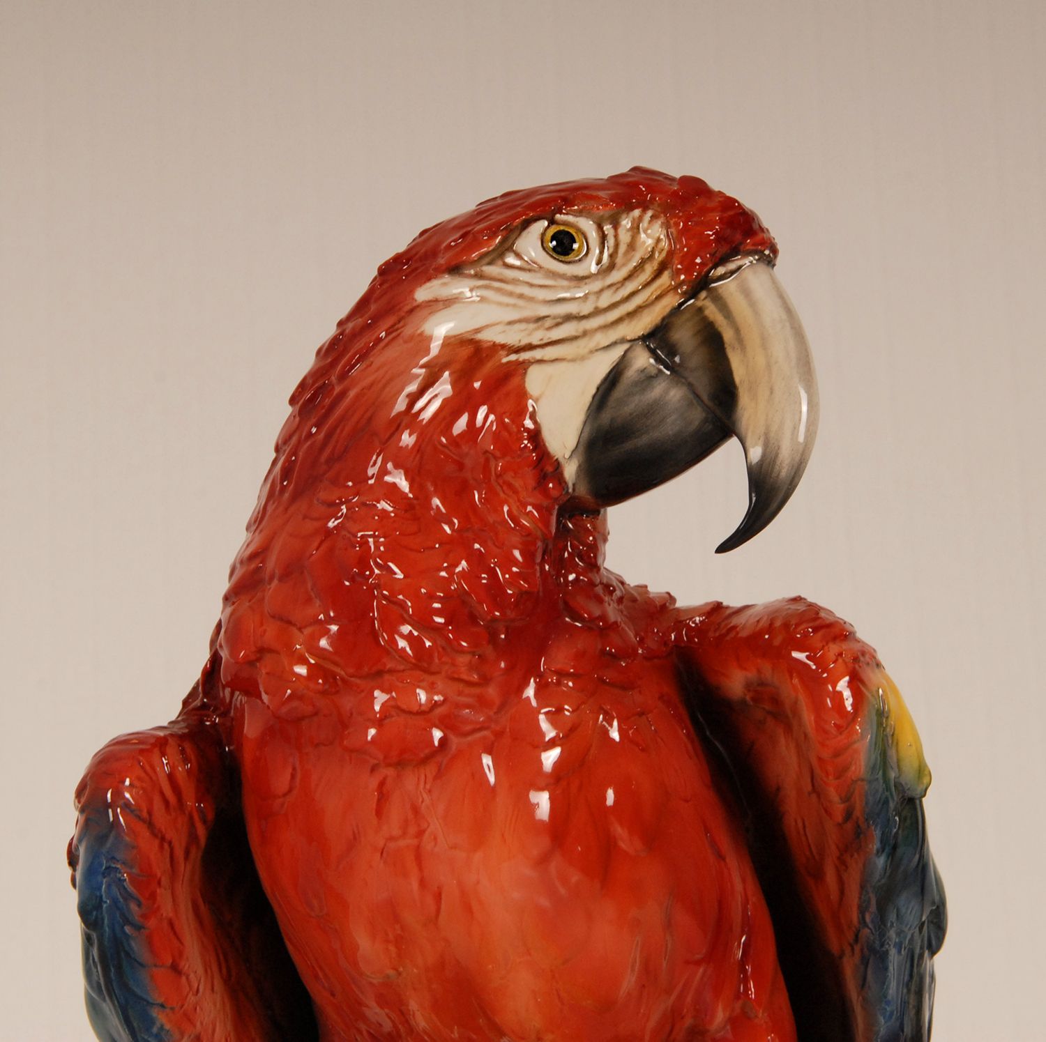 Italian Art Deco Porcelain Macaw Or Parrot In The Style Of Cacciapuoti For Capodimonte, Early 20th Century photo vintage