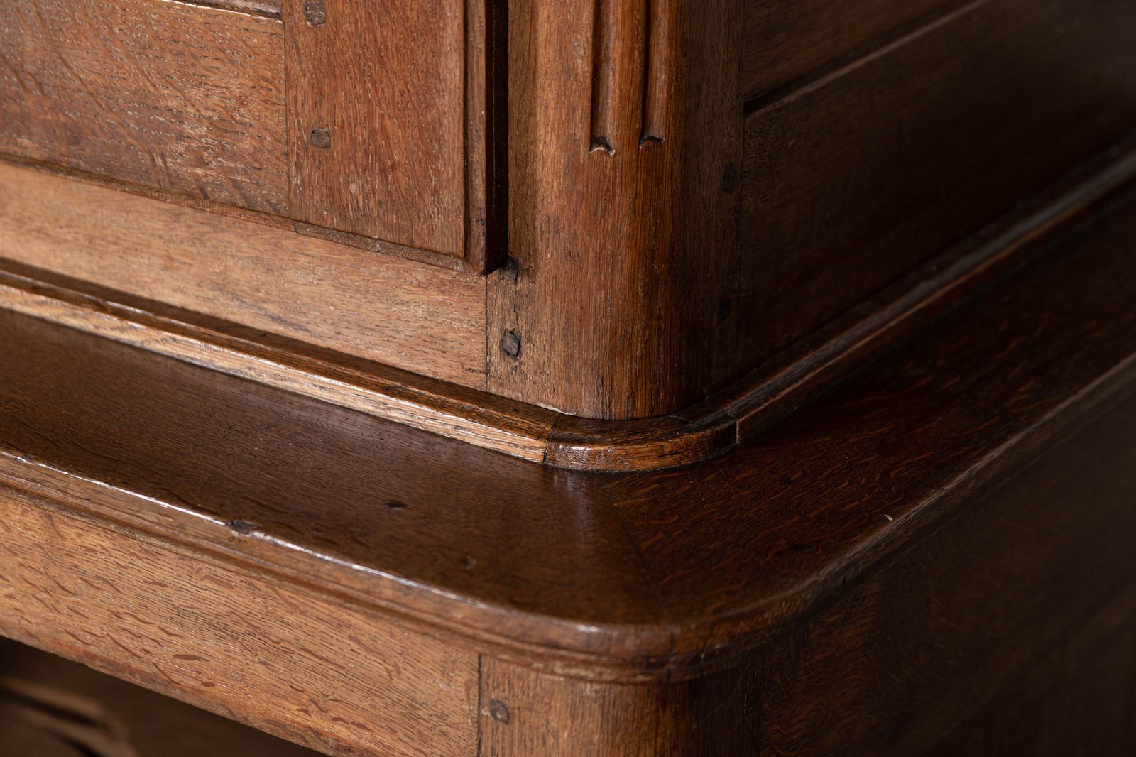 photo vinterior Large French 19thc Oak Buffet Deux Corps